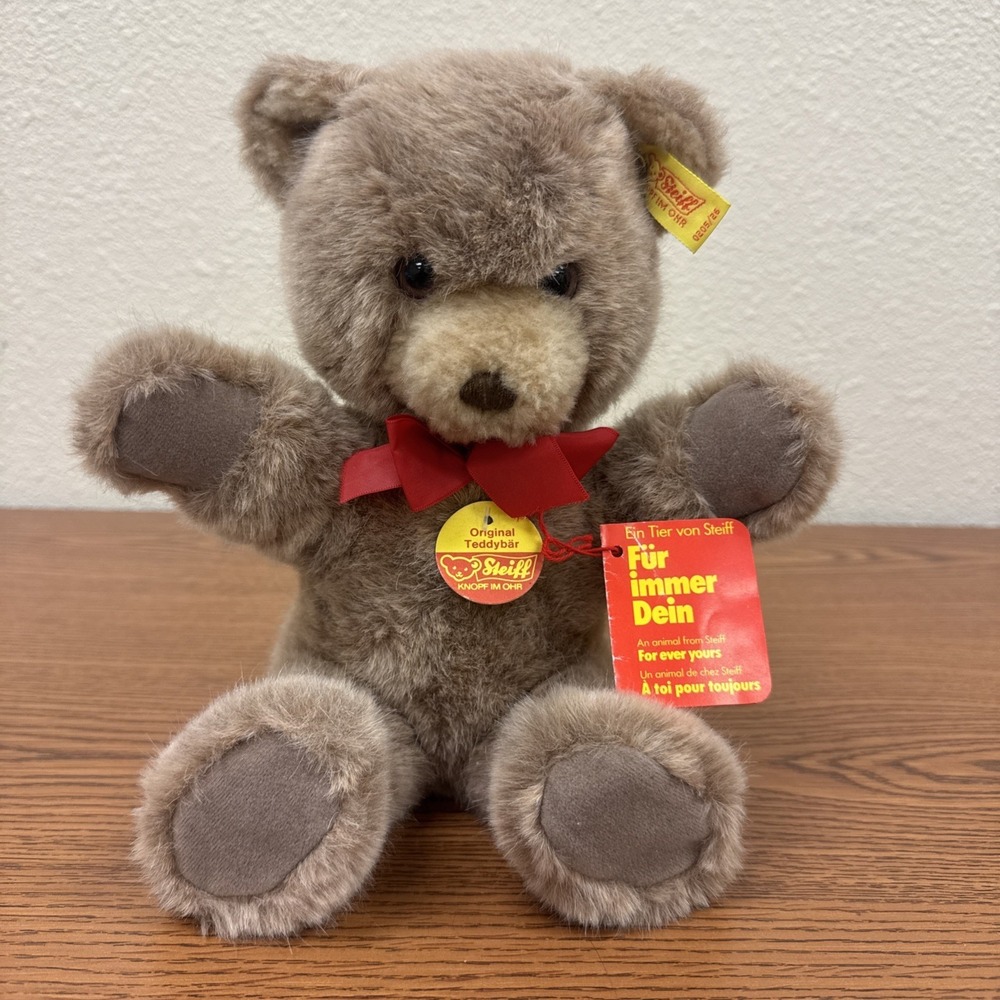 Vintage STEIFF Sitting Original Teddy Bear 0205/26 With Ear Button & Tags